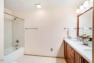 105 Bristol Dr, Chapel Hill, NC 27516 - Photo 22