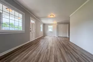 303 Stancil St, Smithfield, NC 27577 - Photo 8