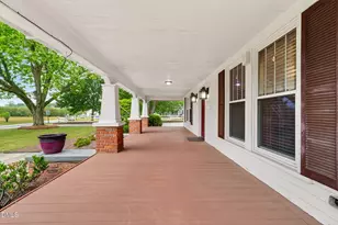 804 W Main St, Benson, NC 27504 - Photo 12