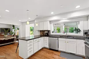 4704 Radcliff Rd, Raleigh, NC 27609 - Photo 16
