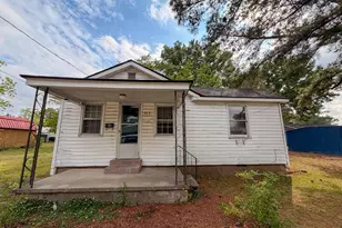 404 E Elizabeth St, Selma, NC 27576 - Photo 2