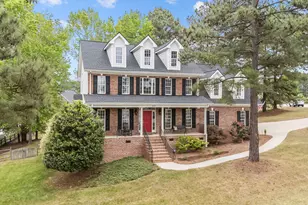 669 Kintyre Dr, Clayton, NC 27520 - Photo 2