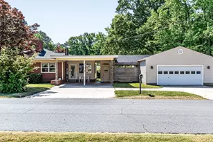 715 N Church St, Zebulon, NC 27597 - Photo 34