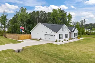 671 Howards Crossing Dr, Wendell, NC 27591 - Photo 2
