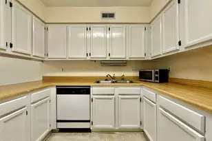 4101 Five Oaks Dr, Durham, NC 27707 - Photo 6