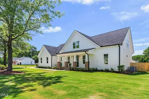 330 Powhatan Dr, Fuquay Varina, NC 27526 - Photo 2