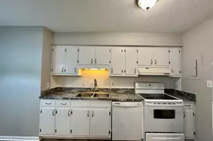 126 Bay Dr, Cary, NC 27511 - Photo 8