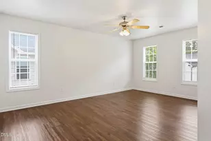 815 Brookhannah Ct, Fuquay Varina, NC 27526 - Photo 4