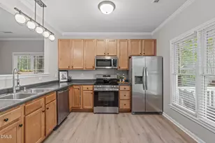 1048 Mica Lamp Ct, Apex, NC 27502 - Photo 4
