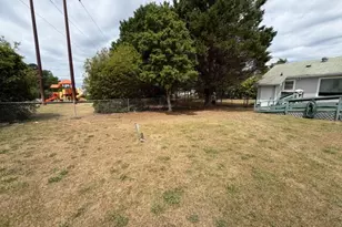 205 Falcon Ct, Clayton, NC 27520 - Photo 16