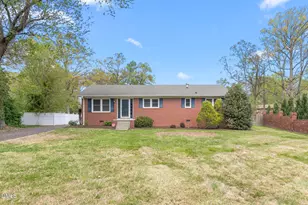 2431 Hickory Ave, Burlington, NC 27215 - Photo 2