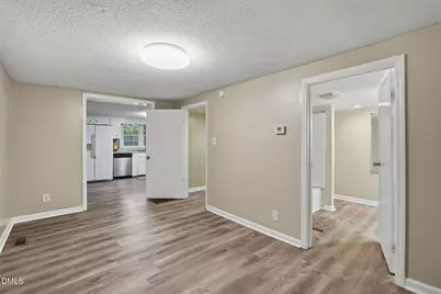 204 W Hill Street, Benson, NC 27504 - Photo 6
