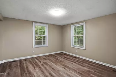 204 W Hill Street, Benson, NC 27504 - Photo 18