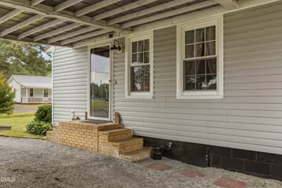 407 E Fremont Street, Kenly, NC 27542 - Photo 4