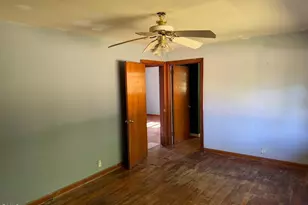 250 S Carrie St, Coats, NC 27521 - Photo 6