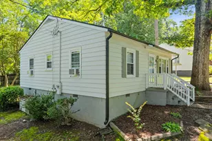 860 Nelson St, Henderson, NC 27536 - Photo 6