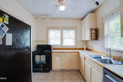 116 W West Hill Avenue S, Hillsborough, NC 27278 - Photo 26