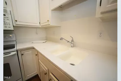 6013 Tenter Banks Square, Raleigh, NC 27609 - Photo 6
