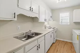 103 Ashley Forest Rd, Chapel Hill, NC 27514 - Photo 4