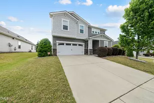 105 Autumn Crest Ln, Fuquay-Varina, NC 27526 - Photo 2