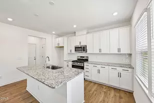 526 Claftin St, Sanford, NC 27330 - Photo 2