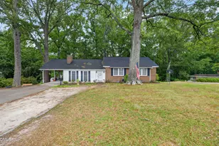 118 Castle Cir, Smithfield, NC 27577 - Photo 2