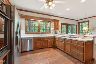 10924 Bexhill Dr, Cary, NC 27518 - Photo 12