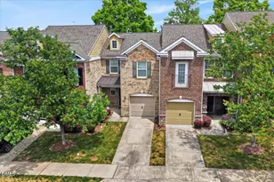 412 Longchamp Ln, Cary, NC 27519 - Photo 2