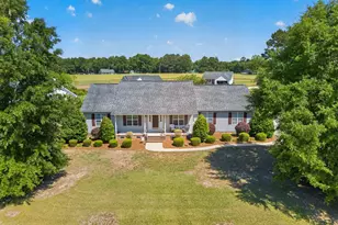 180 Fred McLeod Ln, Coats, NC 27521 - Photo 2
