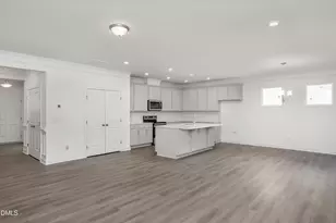 576 Highview Dr, Benson, NC 27504 - Photo 4