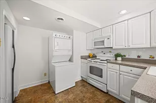 1627 Sutton Dr, Raleigh, NC 27605 - Photo 10
