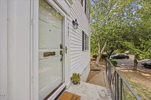 1627 Sutton Dr, Raleigh, NC 27605 - Photo 4