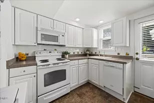 1627 Sutton Dr, Raleigh, NC 27605 - Photo 8