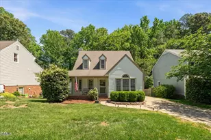 1413 Greenside Dr, Raleigh, NC 27609 - Photo 2