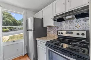 7734 Kingsberry Ct, Raleigh, NC 27615 - Photo 4