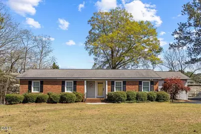 805 S Parrish Street, Lillington, NC 27546 - Photo 2