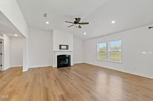 7508 Frasier Fir Pl, Willow Springs, NC 27592 - Photo 4