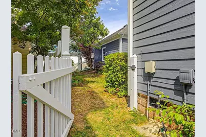 913 Edgewater Circle, Chapel Hill, NC 27516 - Photo 42