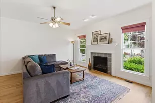 913 Edgewater Cir, Chapel Hill, NC 27516 - Photo 10