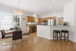 913 Edgewater Cir, Chapel Hill, NC 27516 - Photo 12