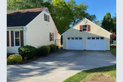 2020 Queen Charlotte Place, Raleigh, NC 27610 - Photo 2