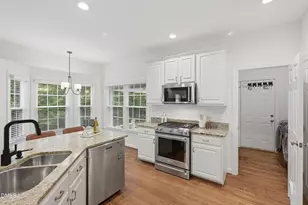 8809 Braceridge Rd, Raleigh, NC 27613 - Photo 12