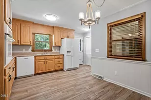 1621 Stonehurst Rd, Raleigh, NC 27607 - Photo 10