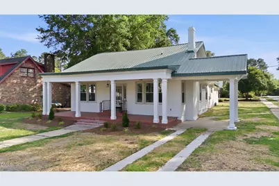 611 W Pearsall Street, Dunn, NC 28334 - Photo 2