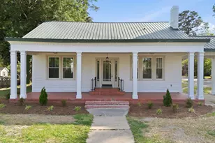 611 W Pearsall St, Dunn, NC 28334 - Photo 2