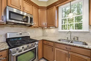 305 Parkknoll Ln, Cary, NC 27519 - Photo 22