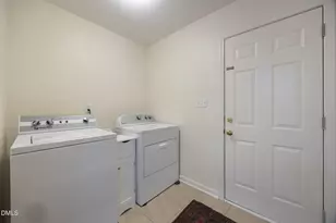 919 Homestead Park Dr, Apex, NC 27502 - Photo 14