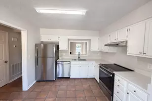 109 S McLean Ct, Cary, NC 27513 - Photo 6