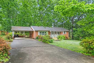 215 Trail 8, Burlington, NC 27215 - Photo 2