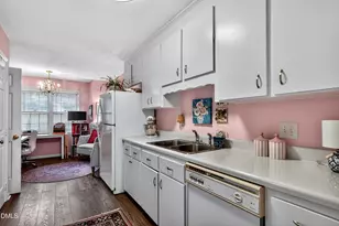 2802 Wycliff Rd, Raleigh, NC 27607 - Photo 14
